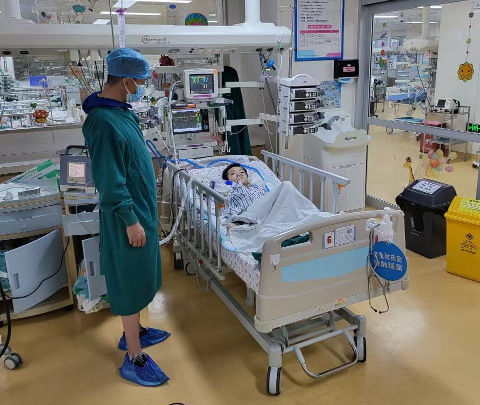 彭州市跨省救护车出租公司